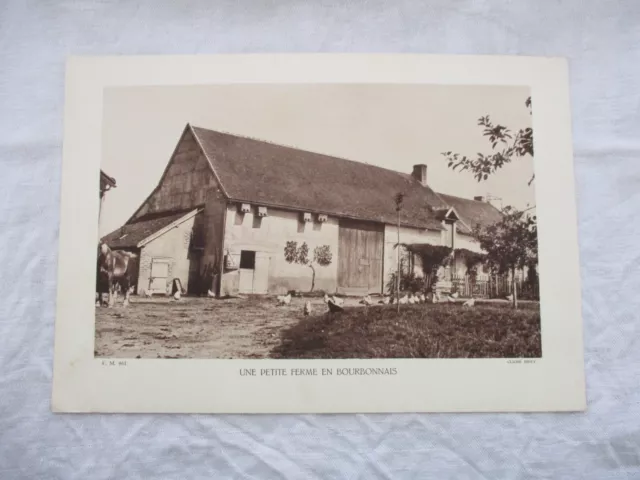 Ancienne Planche Cartonnee +- 1930 Une Petite Ferme En Bourbonnais