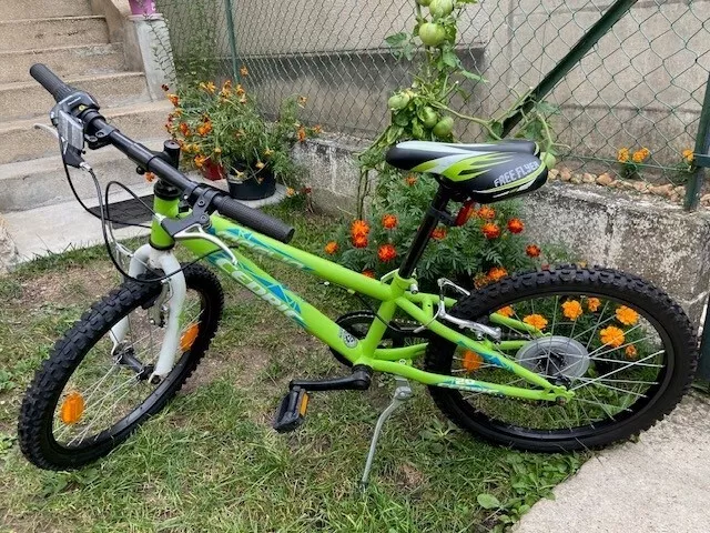 Velo fille 20 pouces 6 vitesses très bon etat à vendre