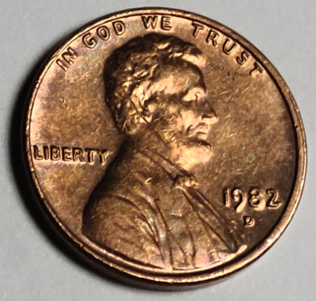 1982-D Lincoln Penny -Copper Cent 3 g - Small / Large Date