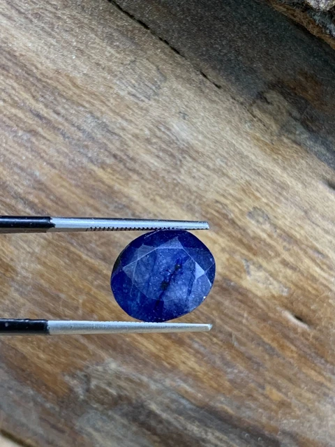 Pierre Précieuse Tanzanite Bleutée 73,40 Carats - Taille Ovale - Création Labo