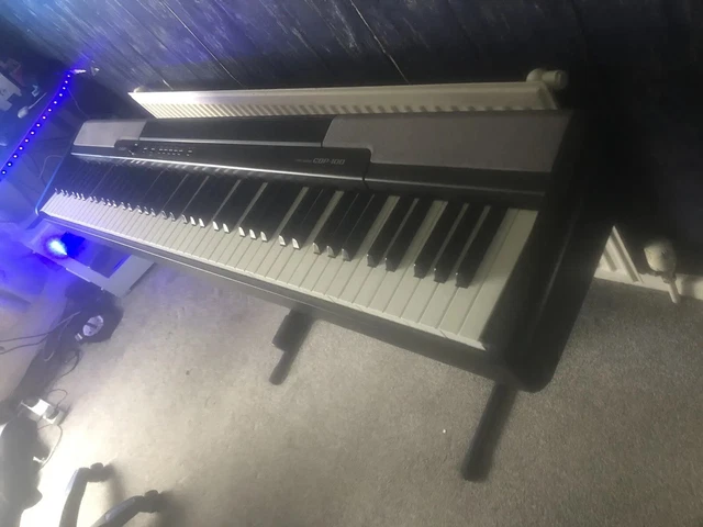 Piano online cdp 100