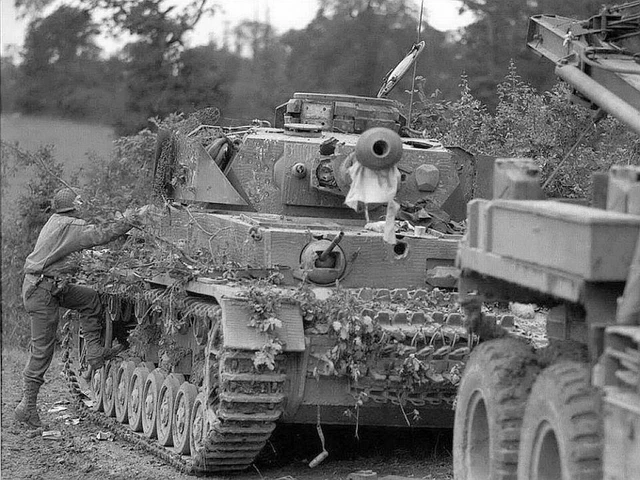 WWII B&W Photo Knocked Out German Panzer PzKpfw. IV  WW2 / 4076