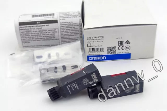 New in box OMRON E3S-AT86 -L -D Photoelectric Switch Sensor