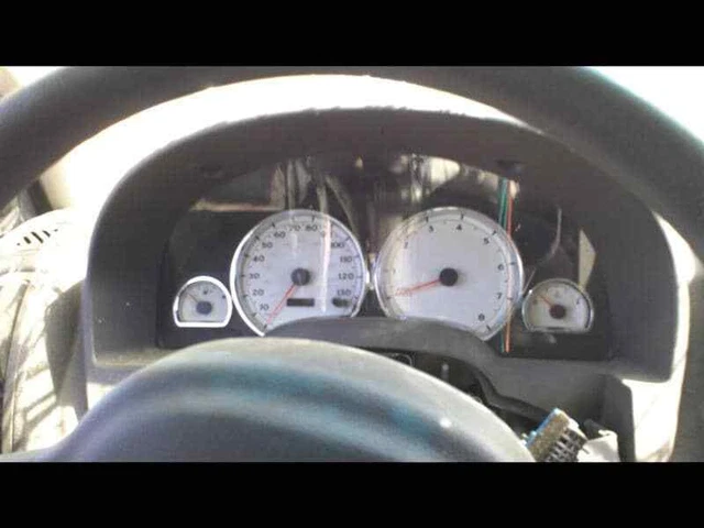 GM Saturn 22723716 Speedometer Cluster Vue Line Red 22723716