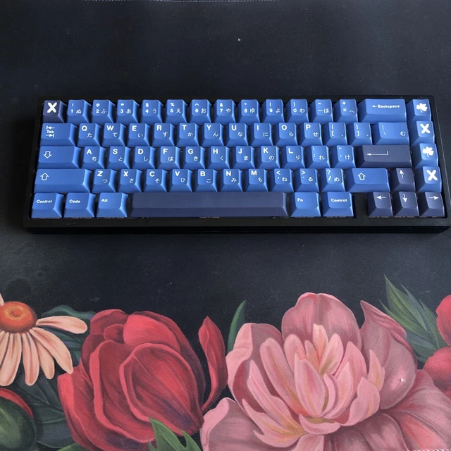 KBD67 lite R3 Mechanical Keyboard / AKKO JELLY PINK SWITCHES / GMK STRIKER CLONE