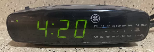 Vintage GE Digital Alarm Clock Radio AM FM MODEL 7-4836B *TESTED*
