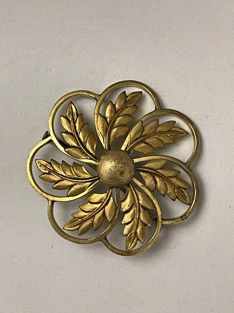 Broche Vintage Métal Doré Style Rétro