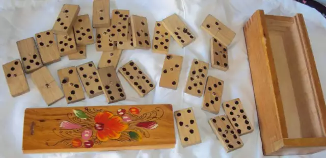 Domino in Truhe Holz Handbemalt Dominospiel Handarbeit Holzspielzeug unikat