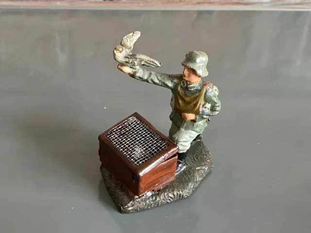 Lineol Soldat Brieftauben auflassend Figur Masse Spielzeug Toy Militär 7 cm