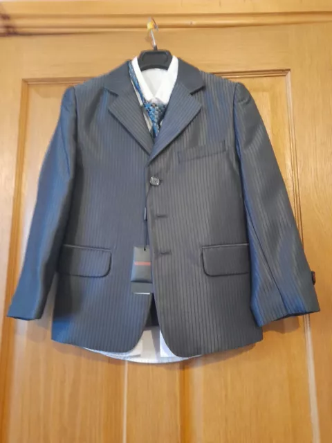 K.R.Collection Boys 5 Piece Suit NEW WITH TAGS (Age 7 Yrs)