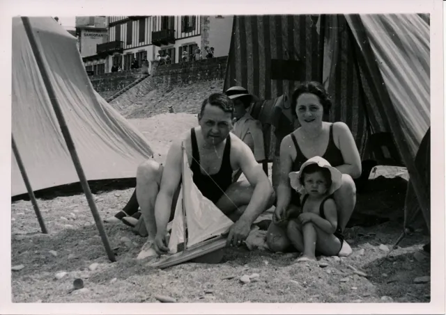 SAINT JEAN DE LUZ c. 1935 - Family Beach Paid Holidays - P 1690