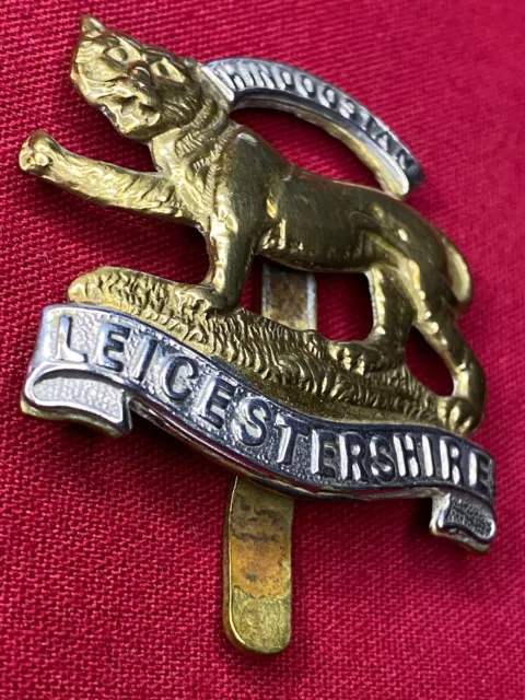 Genuine WW1 Leicestershire Regiment 'Hindoostan' British Military Cap Badge 2