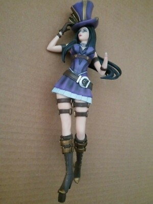 riot caitlyn statue