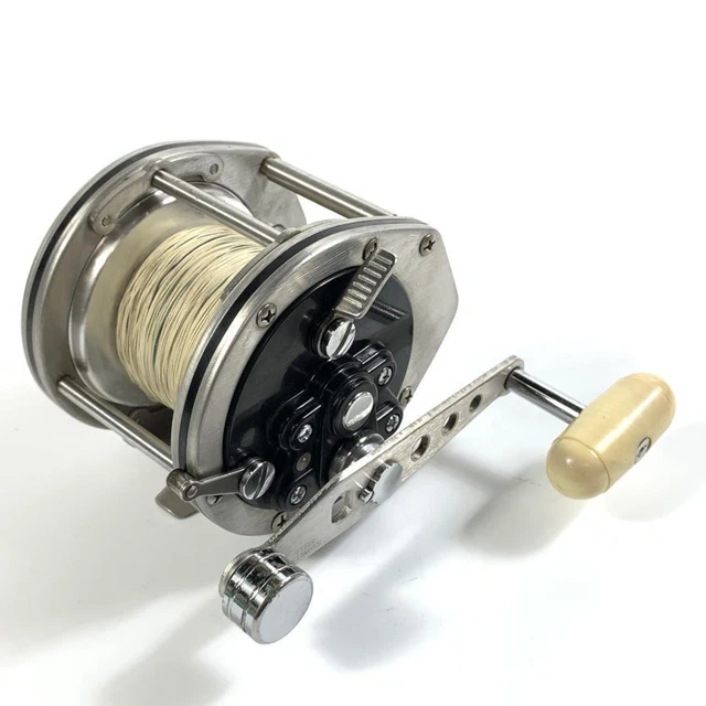 リール DAIWA Dynamic 2000s DAIWA DYNAMIC 2000S Fishing Reel, Smooth Operation, Light