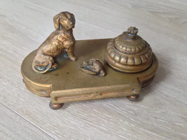 Bel encrier bronze XIXème chien assis