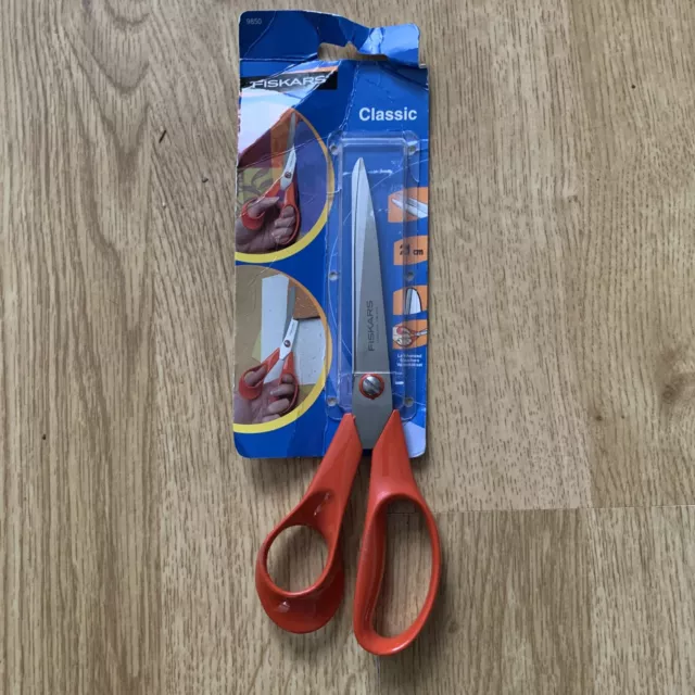 Fiskars Classic Universal Left handed Scissors 21cm-Damaged Packaging New