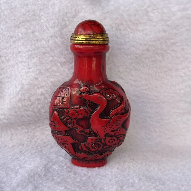 Good Chinese Cinnabar Hand Carved Lacquer Perfume Snuff Bottle.
