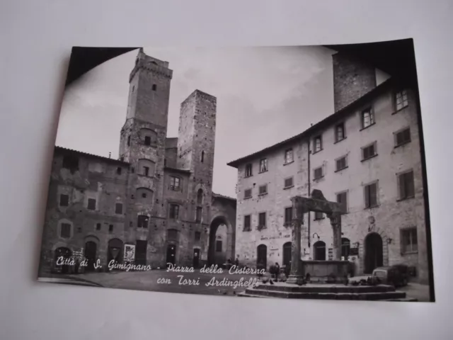 Siena - Città di S. Gimignano Piazza della Cisterna con Torri Ardinghelli