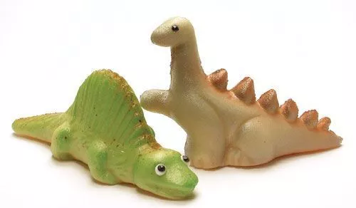 Set di 2 dinosauri marzapane, di manifattura tedesca - 2 x 60 g (100 g = 7,49 €)