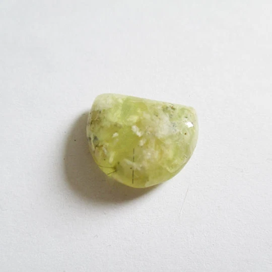 Préhnite cabochon pierre fine 20x15x8mm gemme multicolore reiki chakra plexus