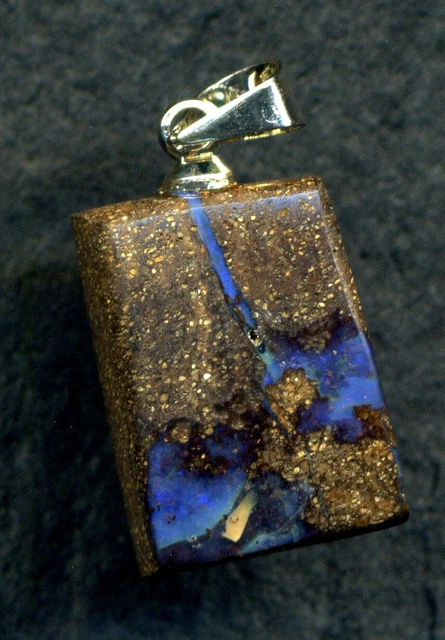 N°250- Pendentif Pendentif d'Opale Boulder d'Australie (Queensland ) de 10,50 ct