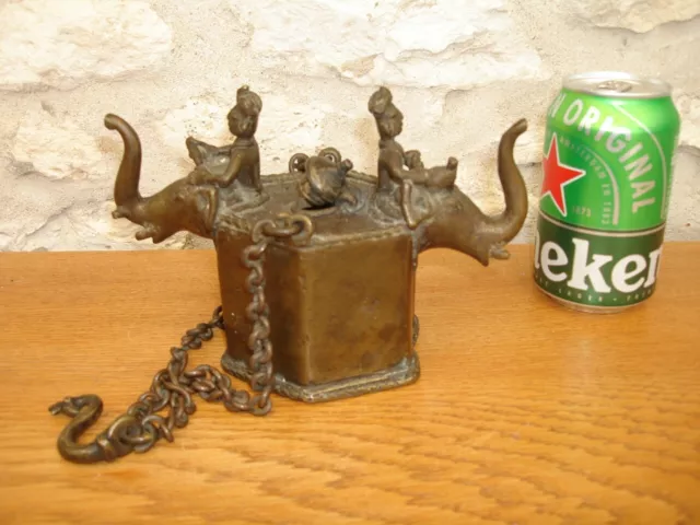 Ancien Brule parfum asiatique en bronze, "Cornacs sur Elephants" P 1.1kg, TBE