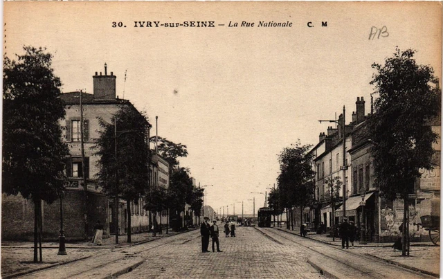 CPA IVRY-sur-SEINE - La Rue Nationale (659472)