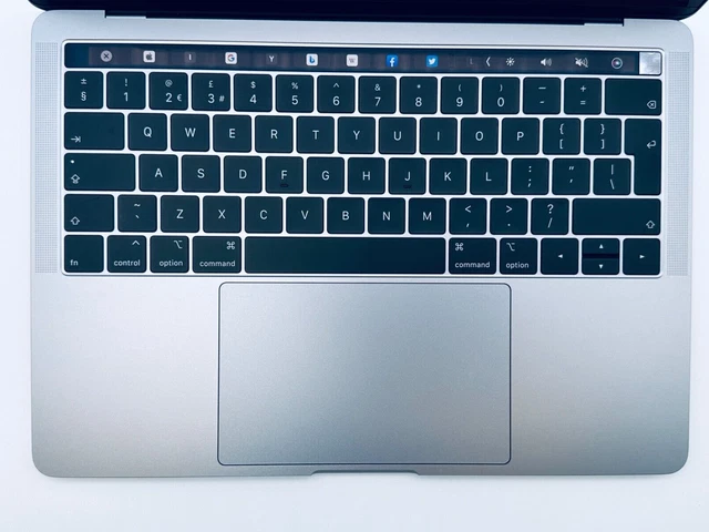 Apple MacBook Pro 13" 2019 ID Touch Bar Intel Quad Core i5 2.4Ghz 16GB 256 GB unità di memoria a stato solido 6