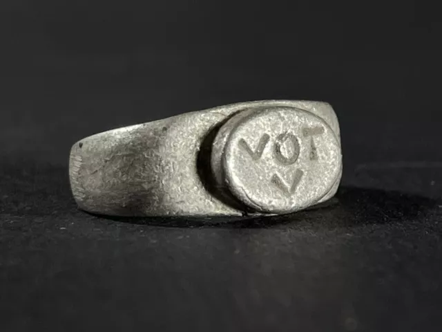 Rare Ancient Roman Silver Ring Depicting 'Vot V' On Bezel - Circa 100-300 Ad