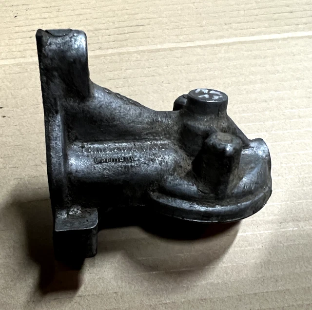 VW GOLF JETTA Mk1 Mk2 Oil Filter Bracket Mount Housing 068115417A EUR