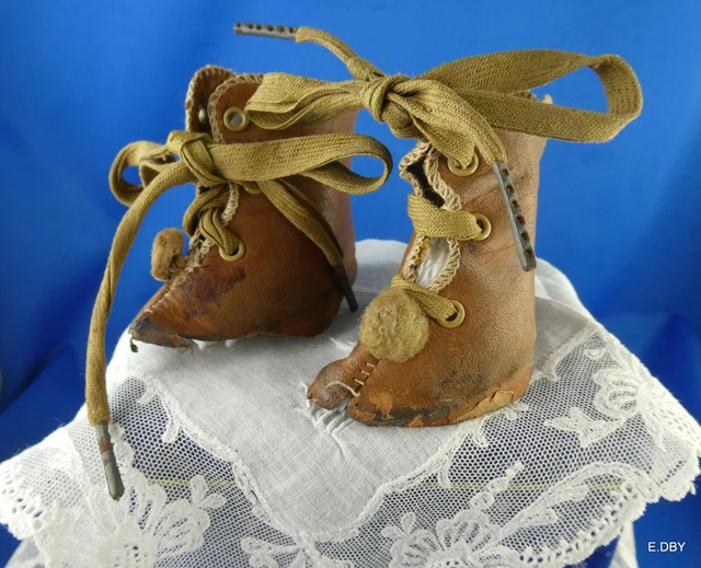 PAIRE DE CHAUSSURES BOTTINES  époque XIXé pour POUPEE /  sans semelles   / n°11