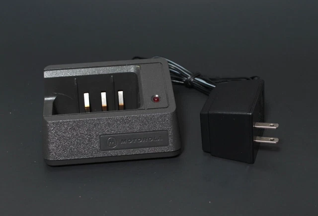 Motorola NTN4666A Two-Way Handheld Radio Battery Charger