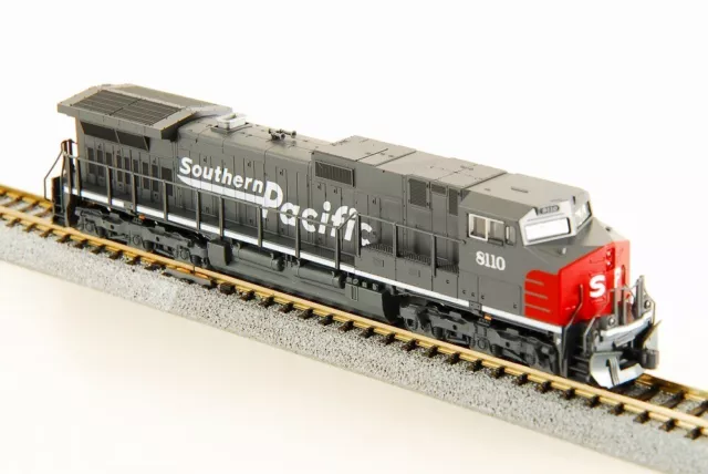 KATO N-Scale #176-3611 GE C44-9W SP Southern Pacific #8110 made in Japan Rare