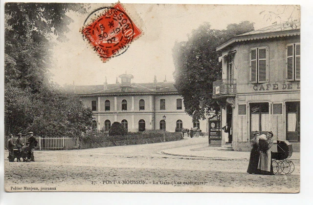 PONT A MOUSSON - Meurthe et Moselle - CPA 54 - la gare - vue exterieure  le Café