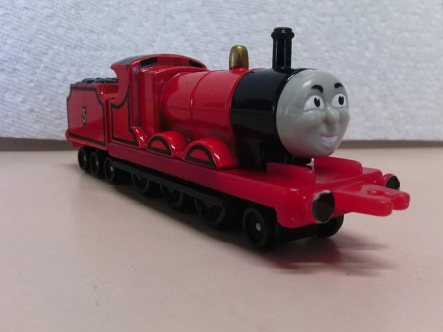 Comansi Figura Di James – Thomas & Friends – Colore Rosso, Y90083