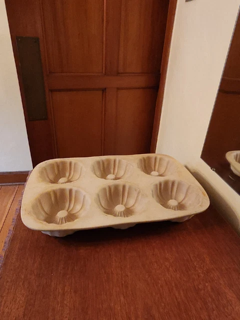 Pampered Chef Family Heritage Classics Stoneware Fluted 6 Mini Bundt Cake Pan