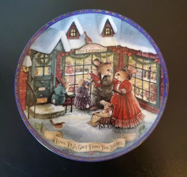 Crestley Collection Susan Wheeler  “Love is a Gift”   Decorative  Plate 1993