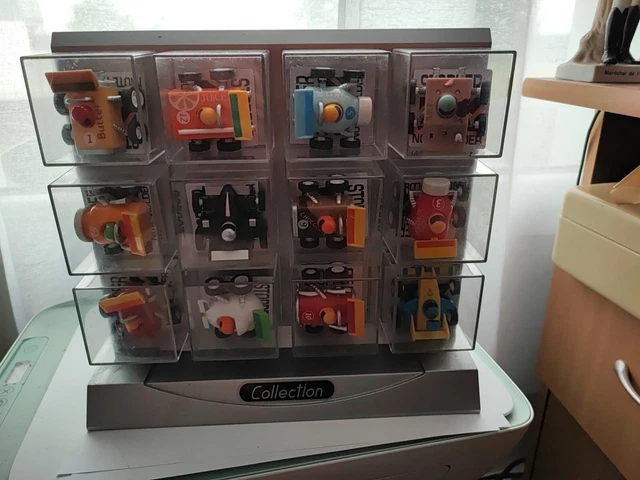 Lot de 12 voitures miniatures magnetique  Véhicule collection  avec presentoir