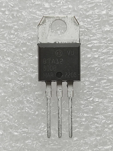 BTA12-800B TO-220 IC chip NPN transistor 12A 800V TO220 Circuits Intégrés .C64.4
