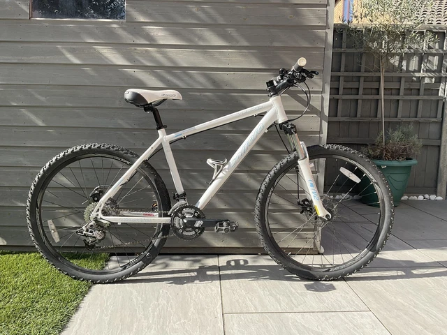 Carrera mountain store bike womens