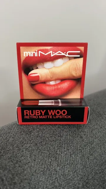 Mac Retro Matte mini Lipstick- Ruby Woo 1.8g
