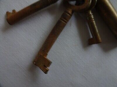 Antique Keys x 7 with WWII fob 3