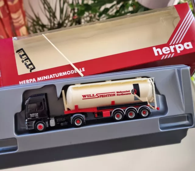 Herpa 147224 Mercedes-Benz Actros L Silo-Sattelzug 42 m³ "Spedition Will"