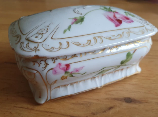HAVILAND LIMOGES : Important service en porcelaine blanche rehaussée à