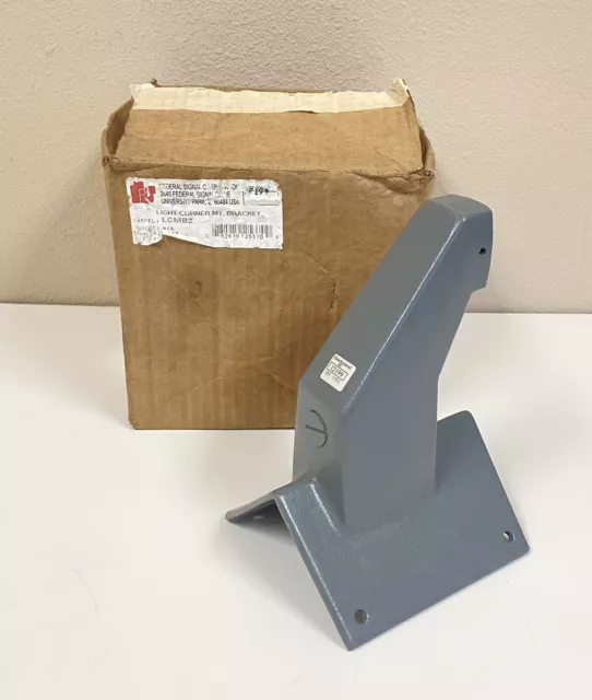 Federal Signal Corner Light Mount Bracket - LCMB2