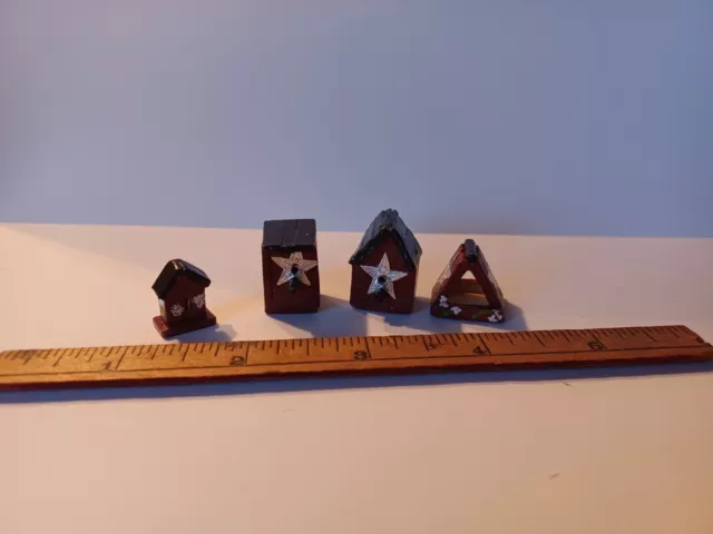 Dollhouse Miniature Set of 4 Birdhouses/Barn Red 1:12 Scale