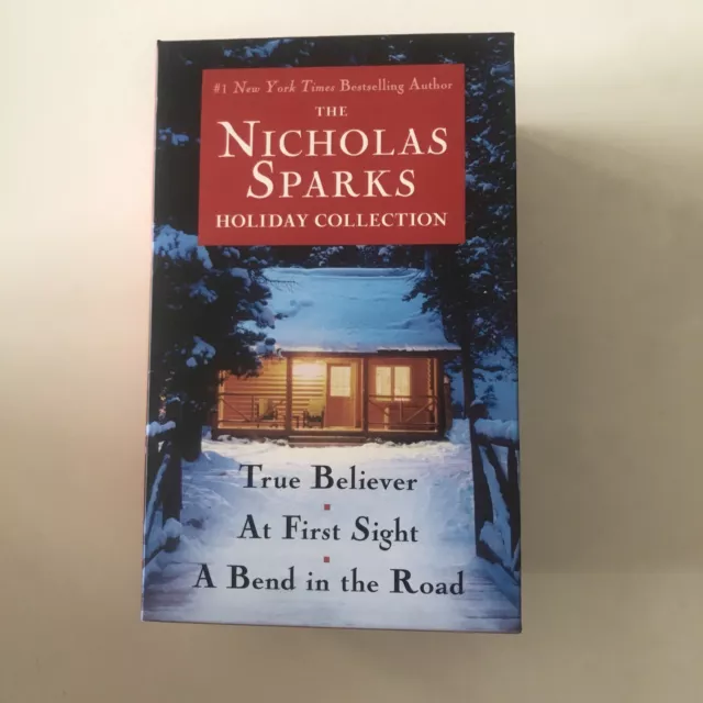 The Nicholas Sparks Holiday Collection Box Set. 3 Books. Paperback.