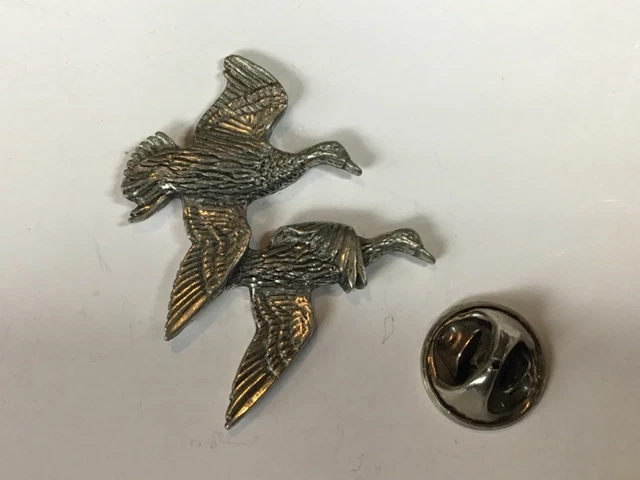 Pin’s Ancien Abeille Avec Nœud Papillon – Signé Legrain 91 – Collection