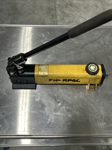 Enerpac P142 Hydraulic Hand Pump 2-Speed 700 Bar/ 10,000 PSI