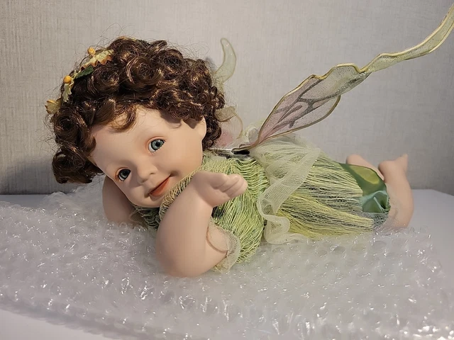 Duck House Heirloom Fairy Porcelain Baby Doll Green Laying Posing Wings 537/5000
